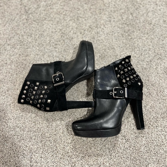 BCBGeneration BG-Sparta Women's Embellished Leather & Suede Boot Sz 7 - Picture 2 of 6